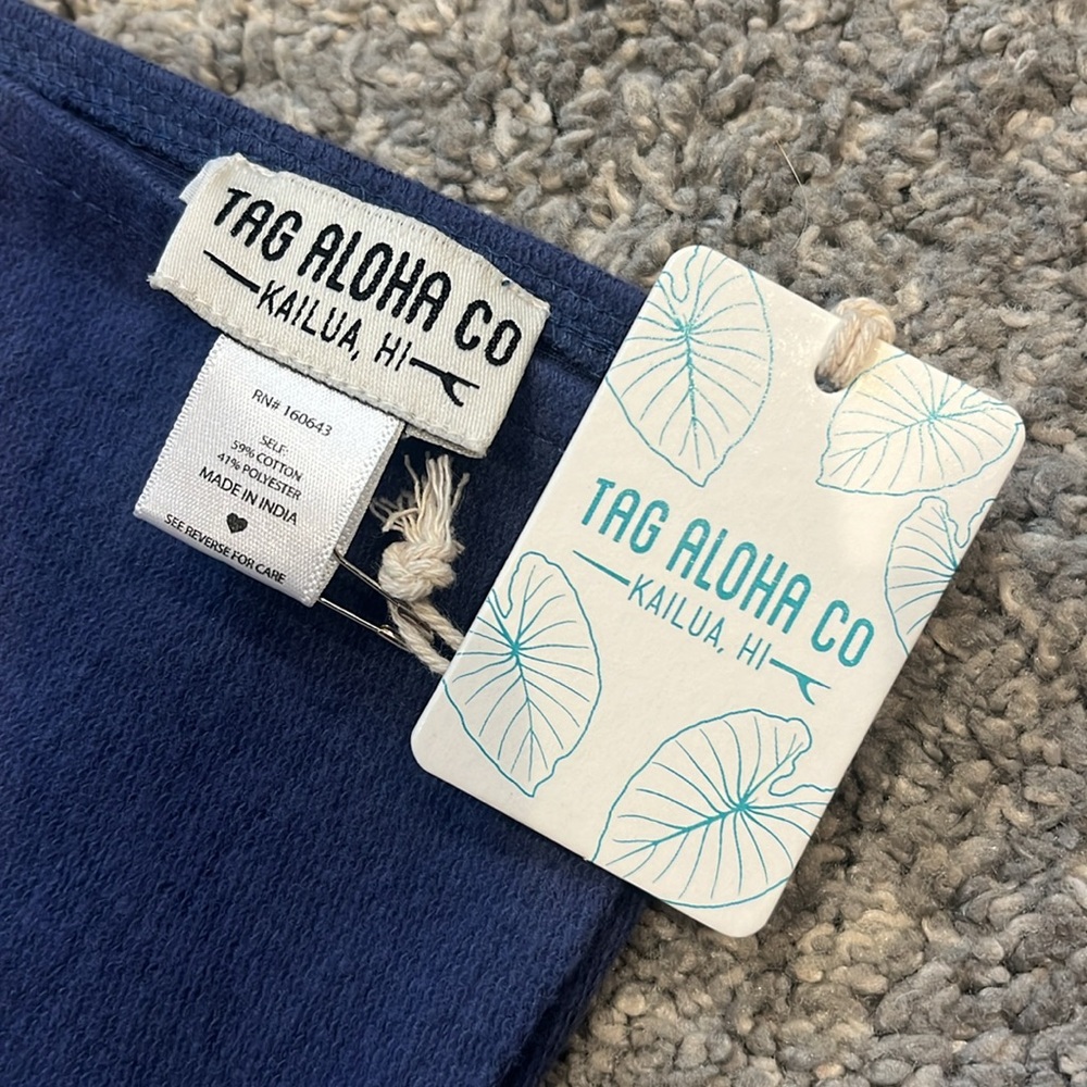 Tag Aloha Co. | NWT Hibiscus Embroidered Scarf - Picture 3 of 6